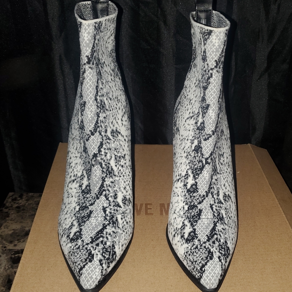 Shoe boots